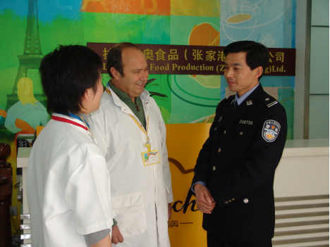 忠诚卫士丨外事民警蔡纯锋：栽下梧桐树 引来金凤凰