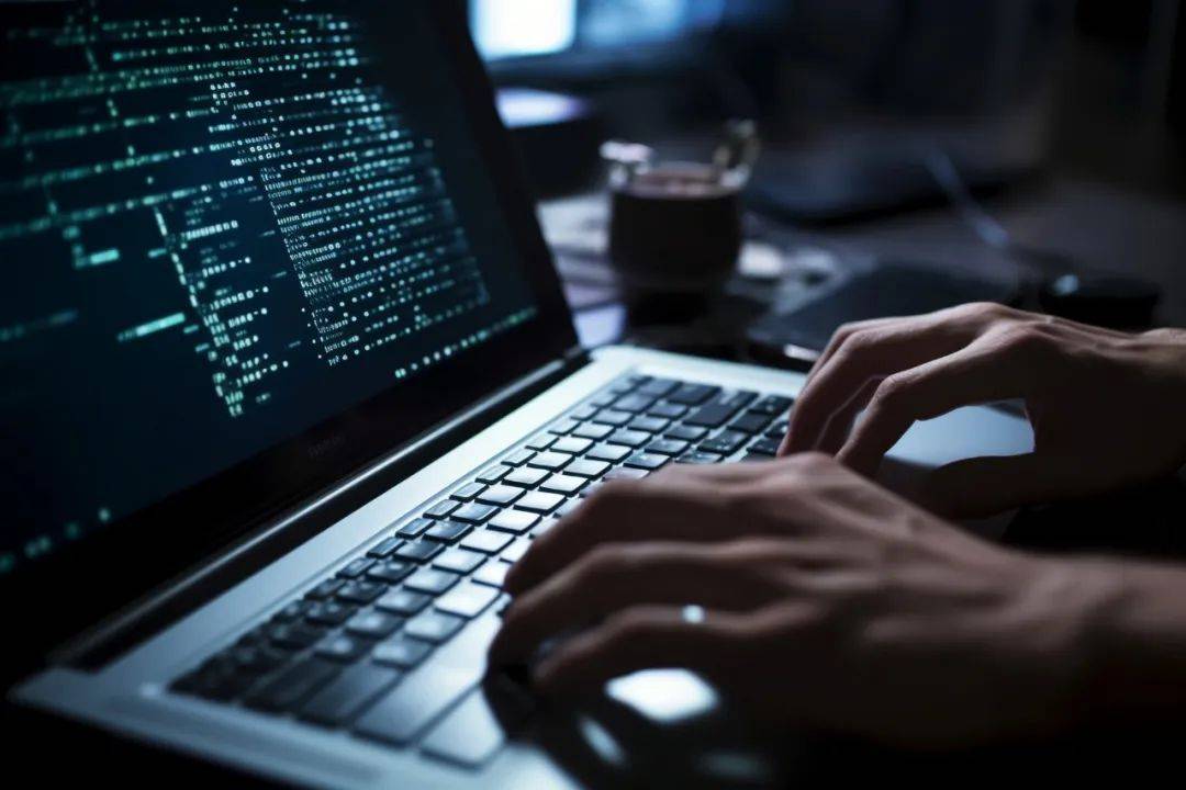 15亿超募资金用来理财，中望软件股价跌超77%