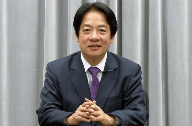 解放军收台势在必得！特朗普罕见透底，岛内重磅人物紧急喊话大陆