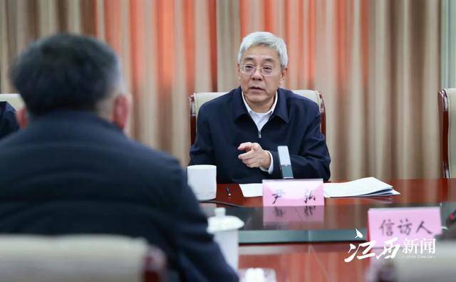 农民工反映工资拖欠问题，省委书记当即要求年内发放到位！