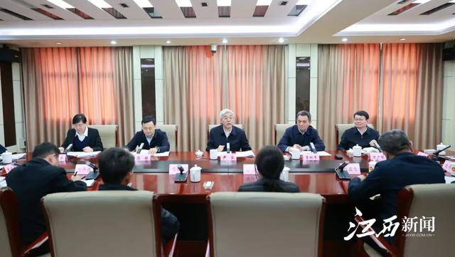 农民工反映工资拖欠问题，省委书记当即要求年内发放到位！