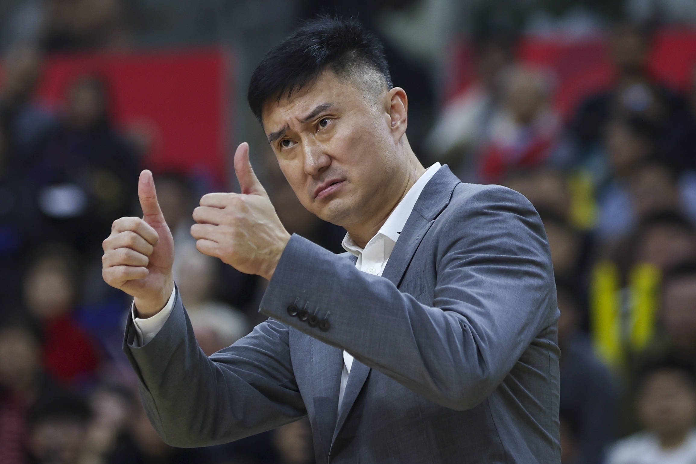杜锋：在各种艰苦恶劣的条件下 我们打得很顽强
