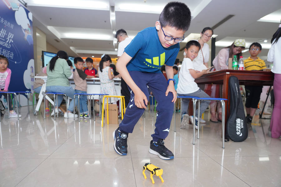 世界读书日｜公共图书馆在上海何以受青睐？无界阅读助推“读书这么好的事”
