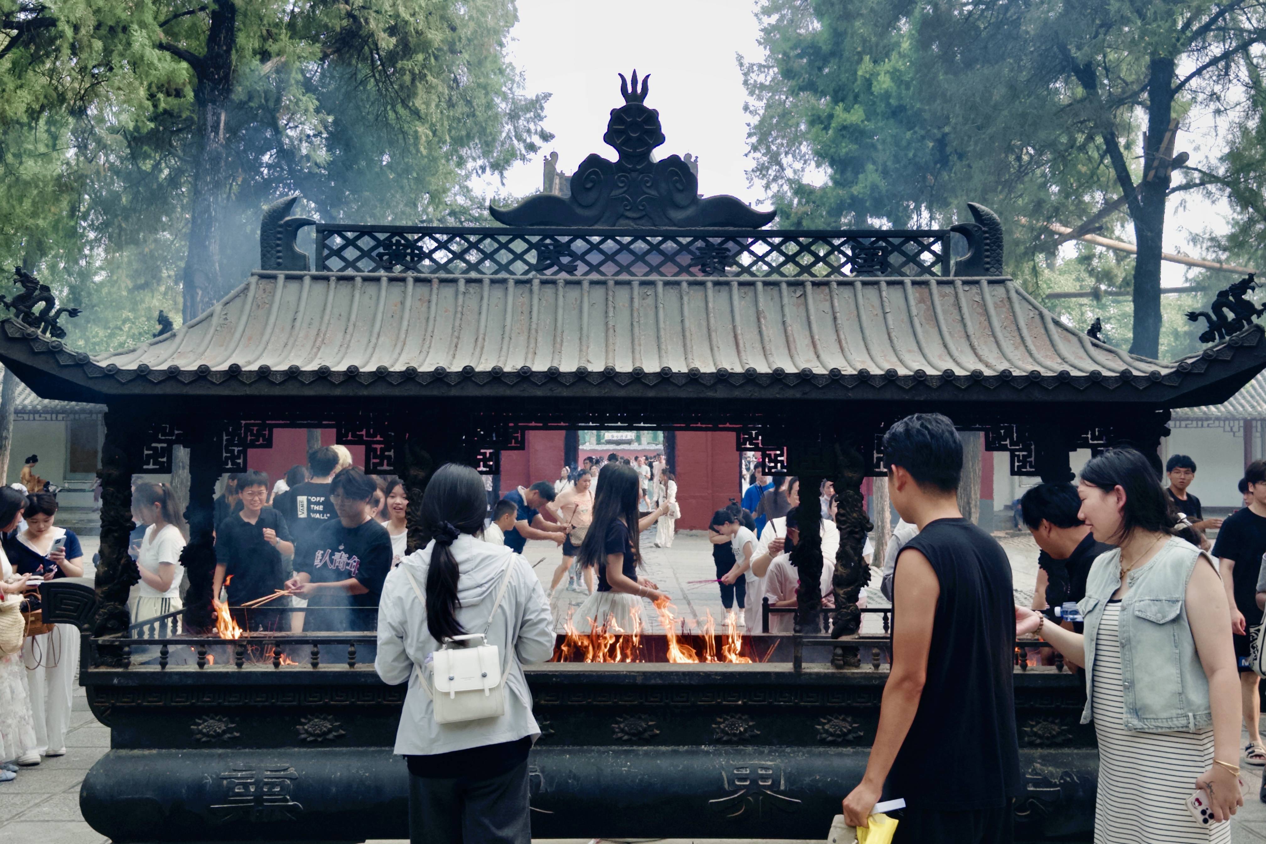 印乐上任首月，少林寺的变与不变：生意少了，喧闹还在
