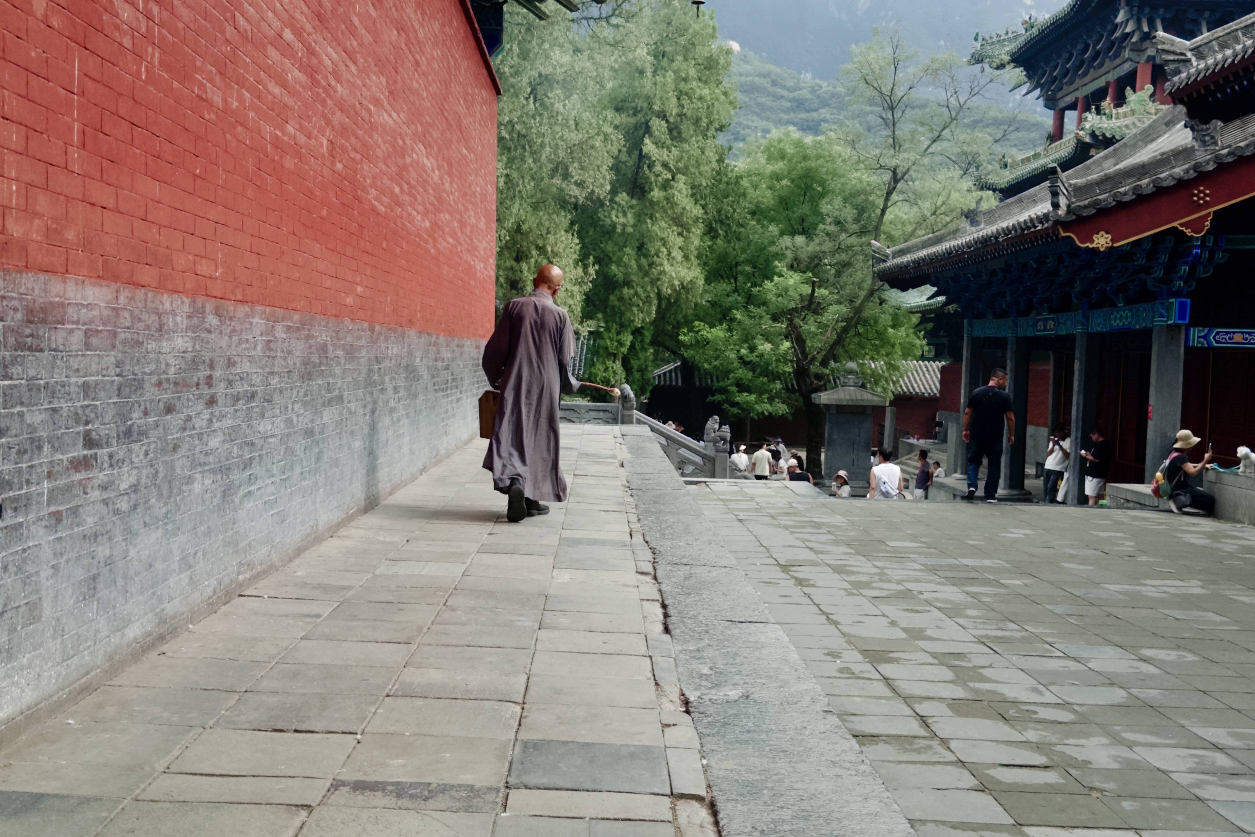印乐上任首月，少林寺的变与不变：生意少了，喧闹还在