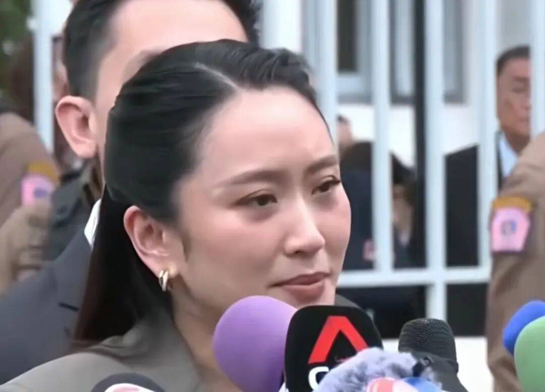 他信为什么“自投罗网”回到泰国，判一年监禁真的重了？看佩通坦怎么说！